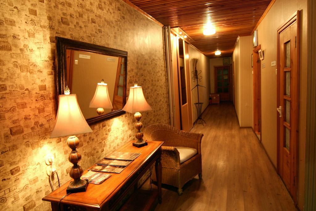 Oldhouse Hostel タリン エクステリア 写真