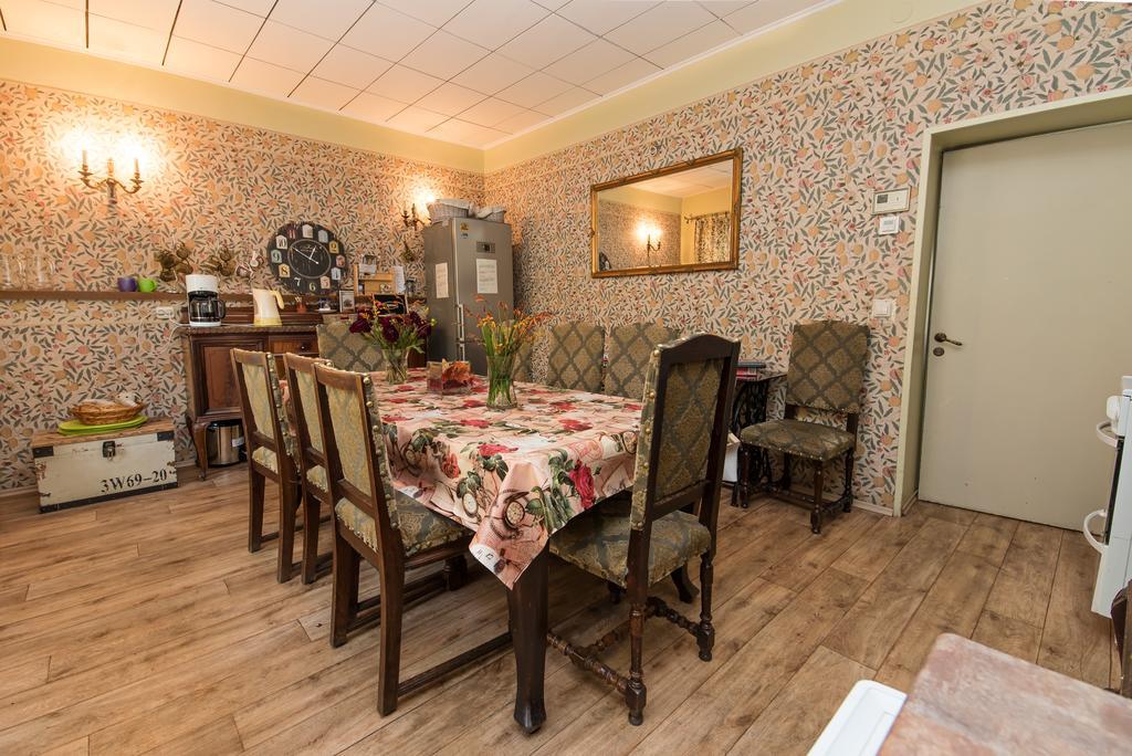 Oldhouse Hostel タリン エクステリア 写真