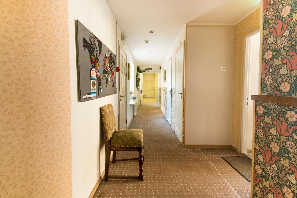 Oldhouse Hostel タリン エクステリア 写真