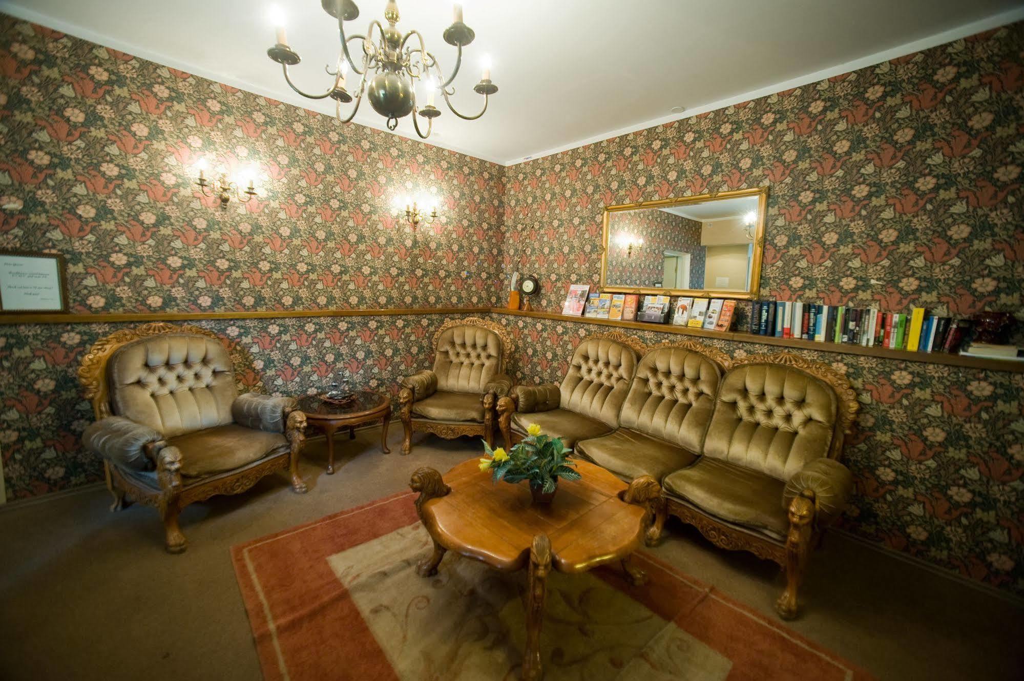 Oldhouse Hostel タリン エクステリア 写真