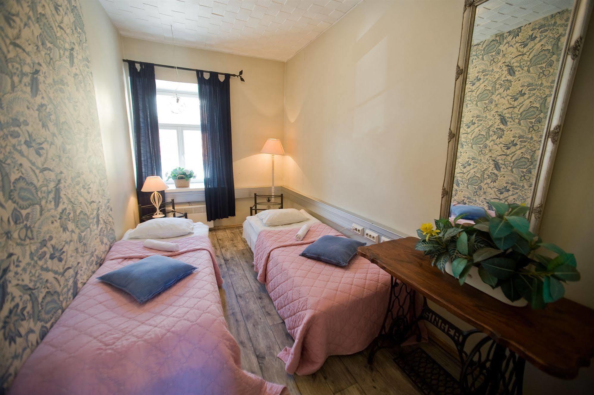 Oldhouse Hostel タリン エクステリア 写真