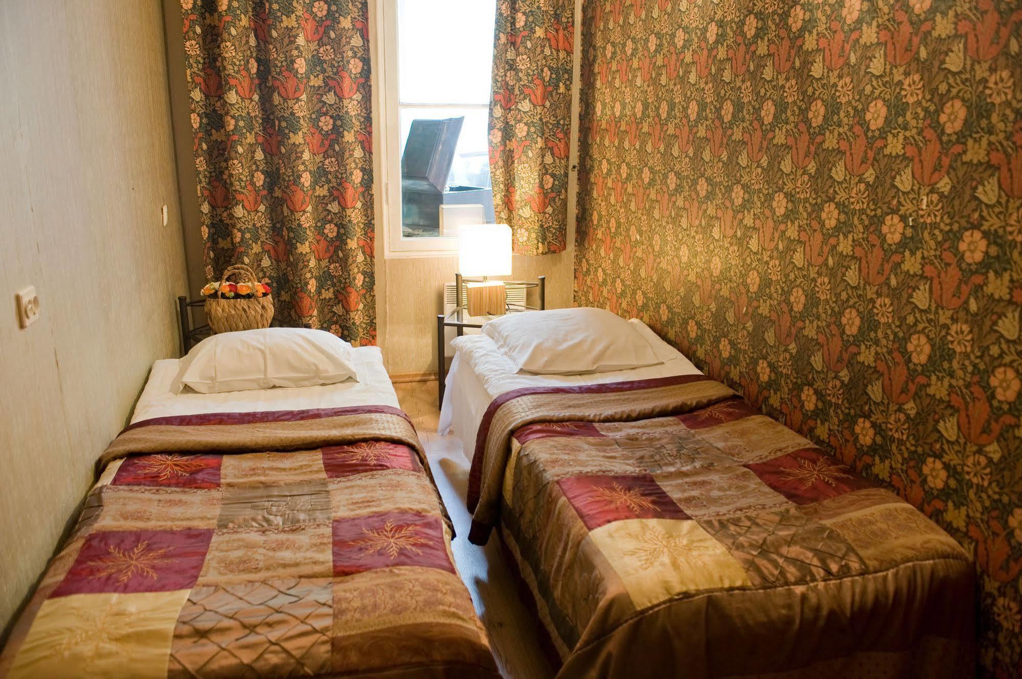 Oldhouse Hostel タリン エクステリア 写真