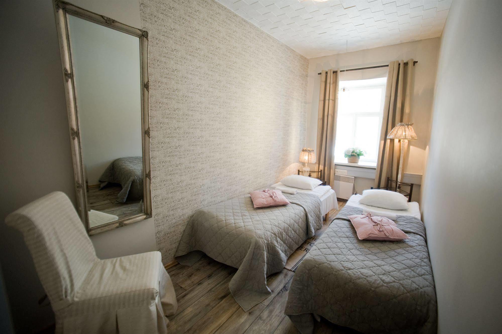 Oldhouse Hostel タリン エクステリア 写真