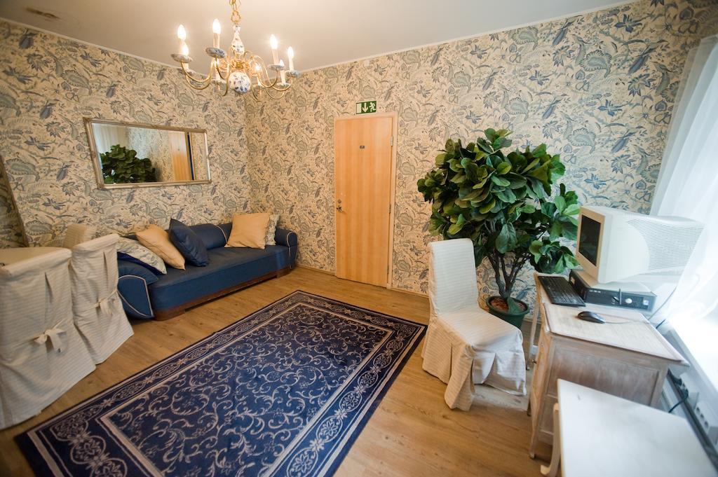 Oldhouse Hostel タリン エクステリア 写真